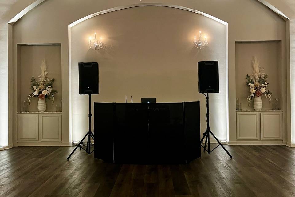 DJ Booth with Uplights