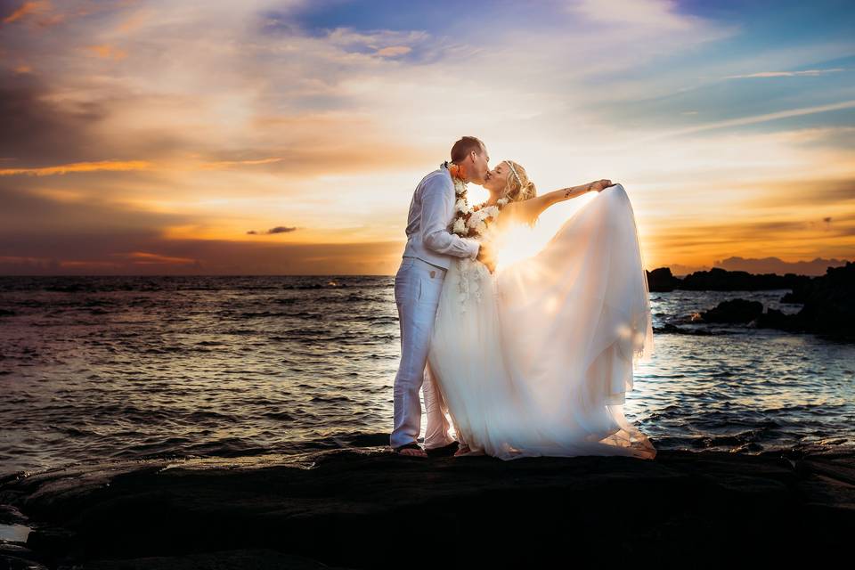 Simple Kona Beach Weddings