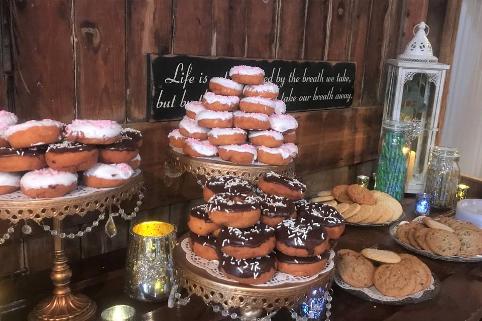 Dessert Table-Donuts