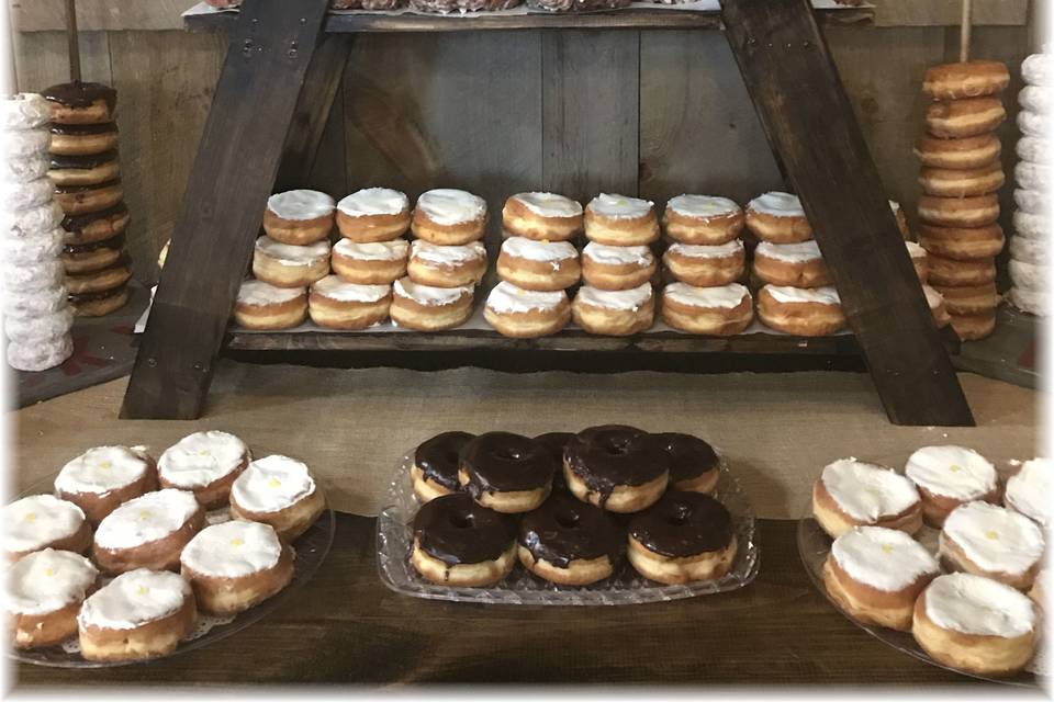 Dessert Table-Donuts