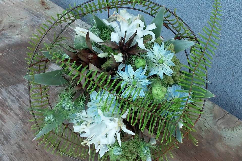 #wire #collared #bouquet of #nerine, #love-in-a-mist, #silverleafprotea, #driedpods, #ferns for a #gardeny, #natural look