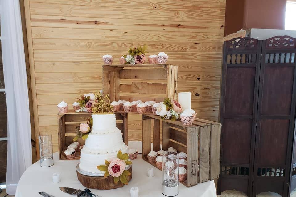 Another pretty cake table