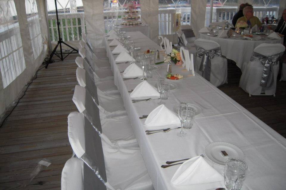 Long table setting