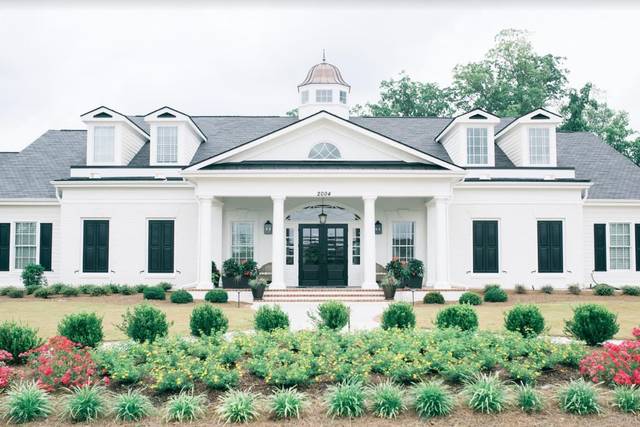 The Club at 12 Oaks
