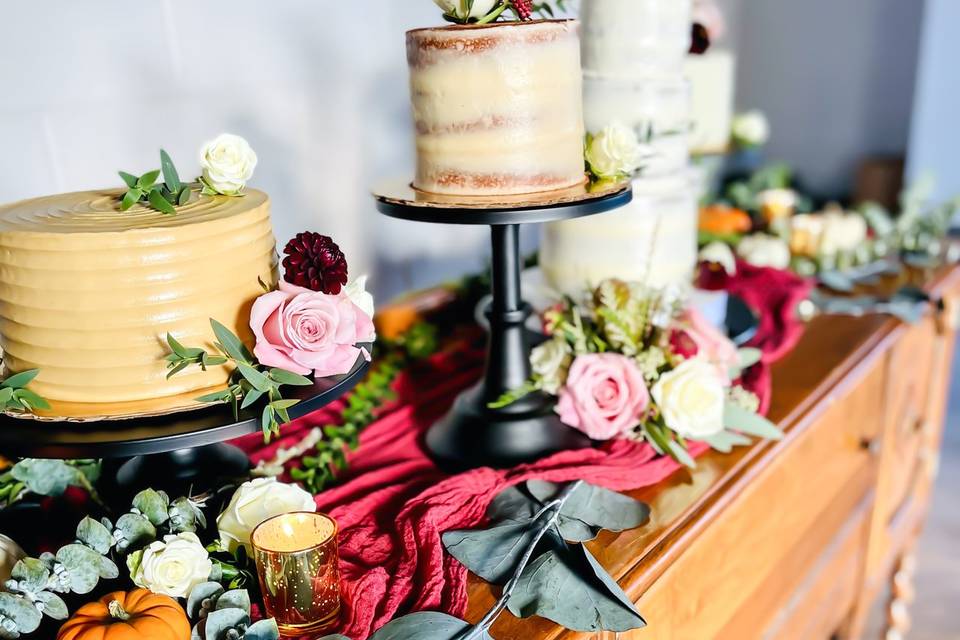 Multiple cake dessert display
