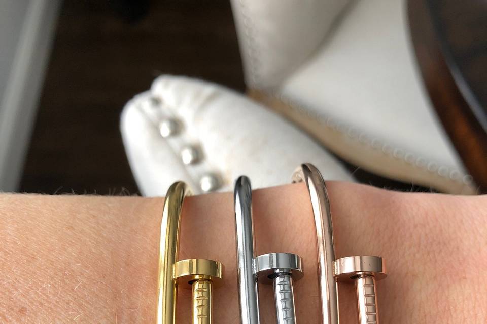 Nail bangles