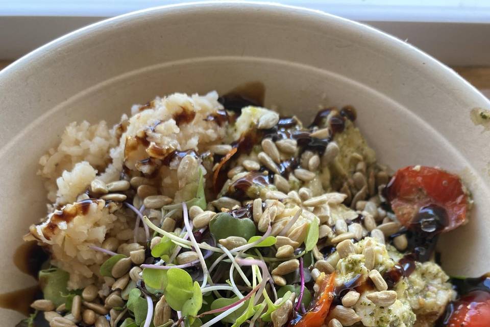 Chicken Caprese Power Bowl