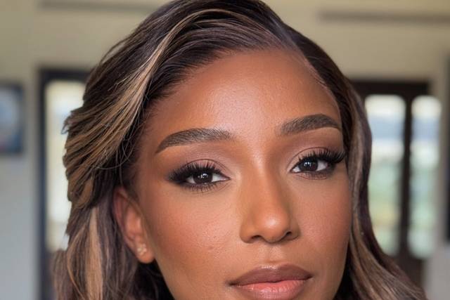 Airbrush makeup look