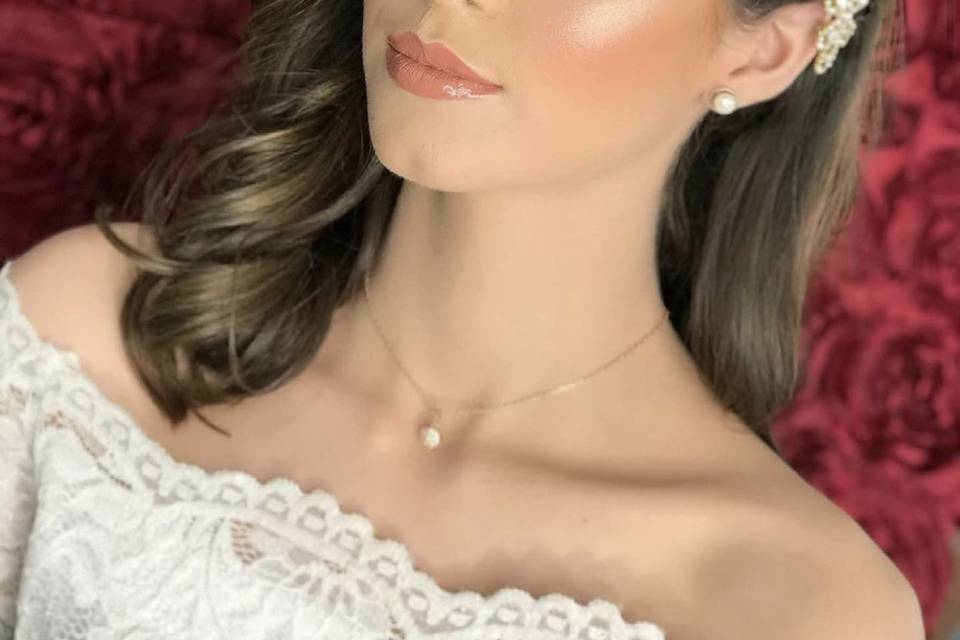 MAKEUP AND HAIRSTYLE FOR BRIDE