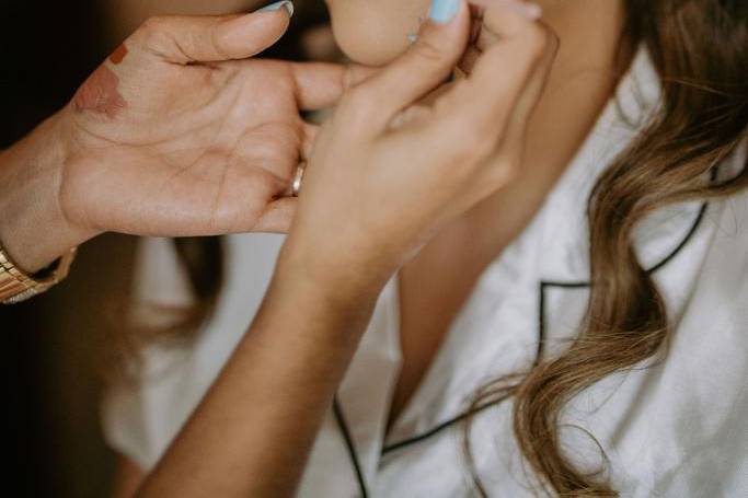 MAKEUP AND HAIRSTYLE FOR BRIDE