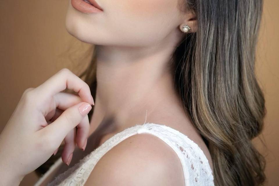 MAKEUP AND HAIRSTYLE FOR BRIDE