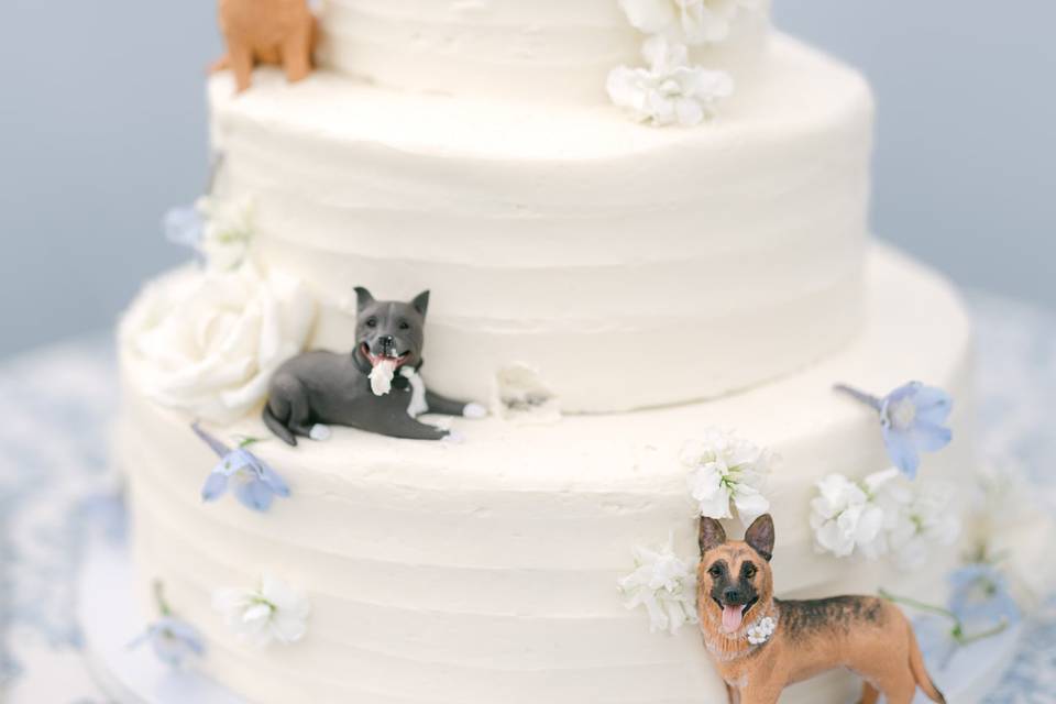 Cake with their fur babies!