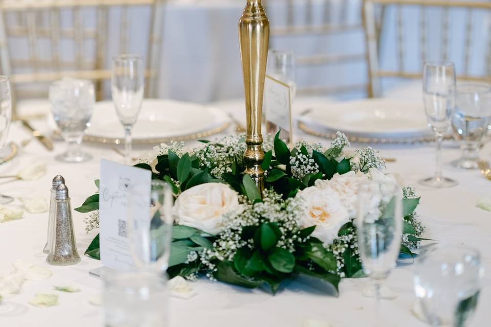 Traditional centerpiece