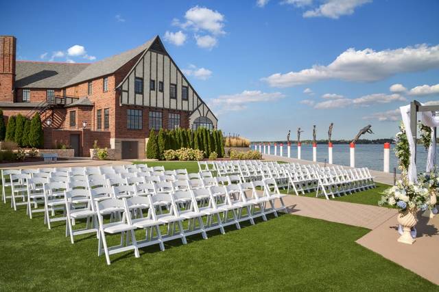 Riverside Lawn