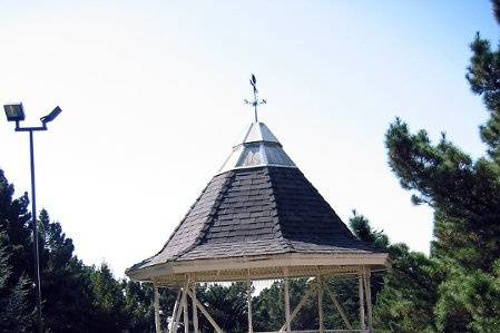 Our Gazebo Garden may be used for serving refreshments or kept for picture taking only.