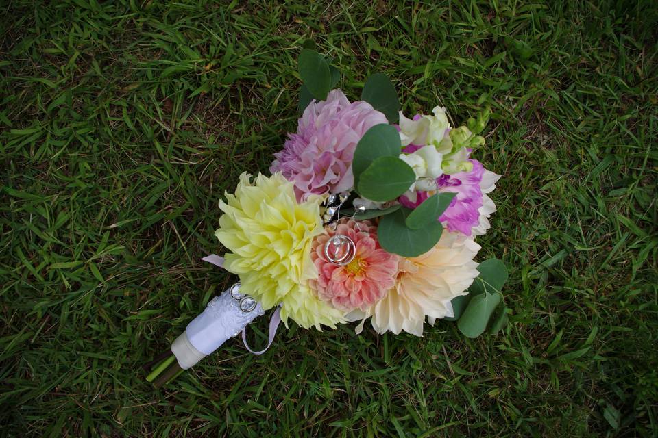 Floral bouquet - Eir Leigh Photography