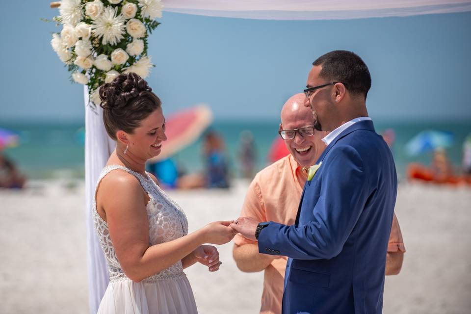 Perfect beach wedding with Gul