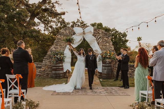 Ceremony stone arch