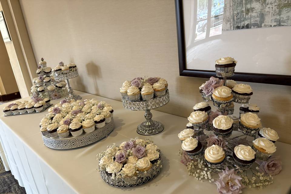 Blingy cupcake display