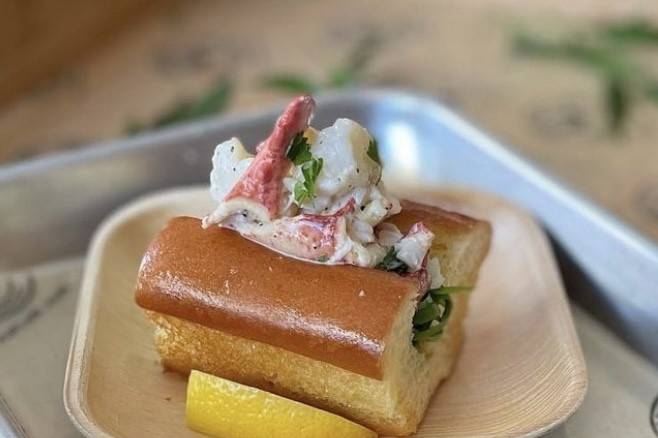 Maine Lobster Roll Passed App