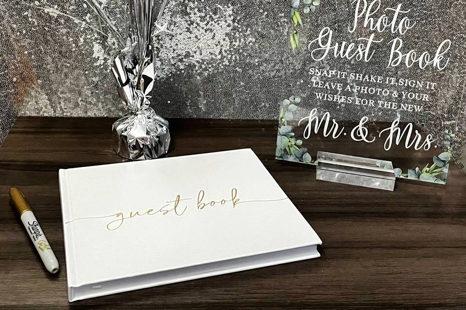 Complementary photo guest book