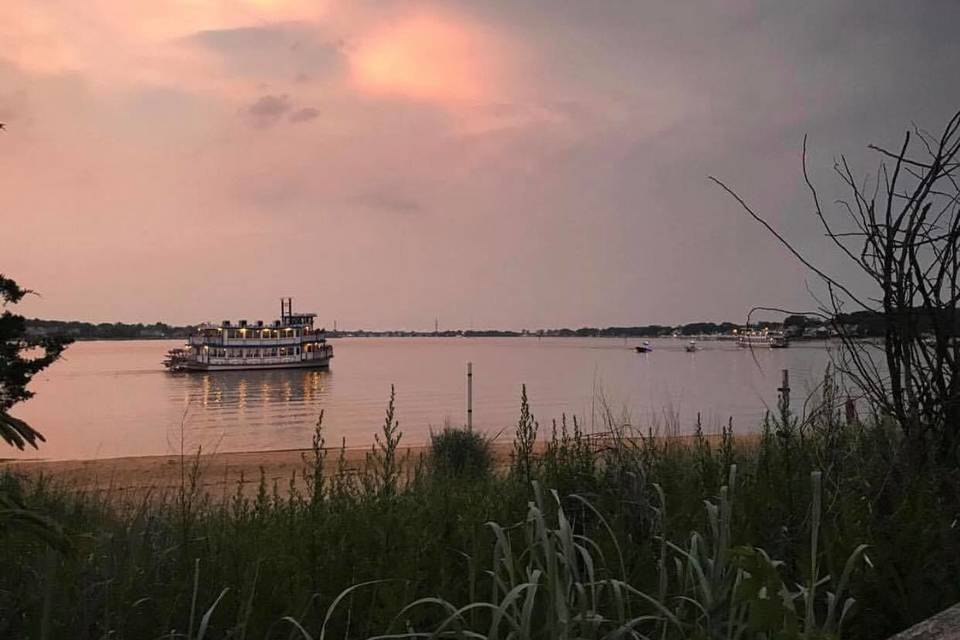 River Queen & River Belle