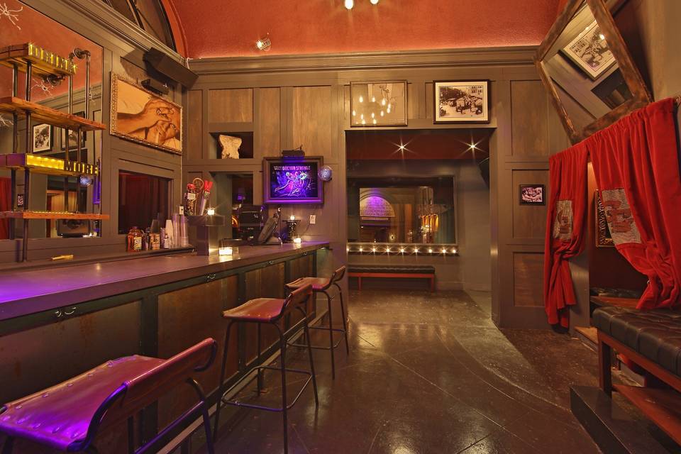 Gigi's Lounge