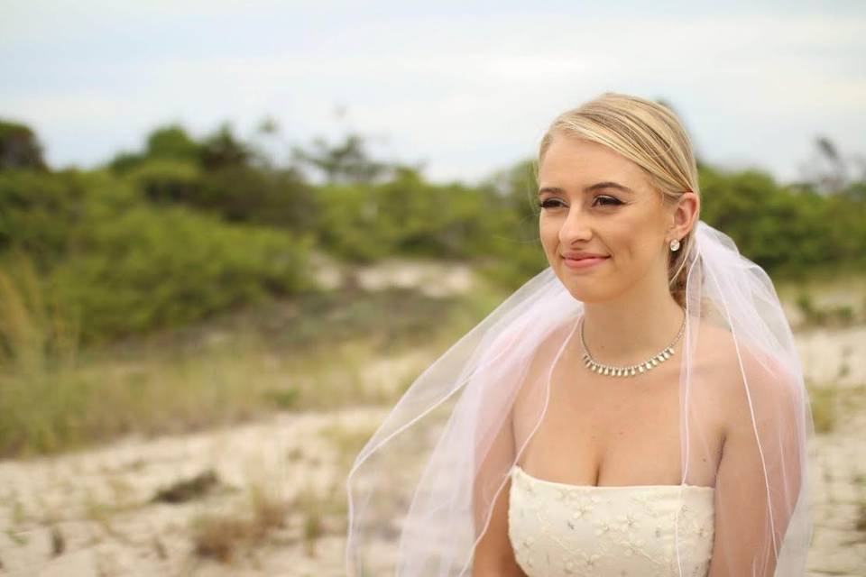 Makeup: Beauty by KaitlynPhoto: Pear Weddings