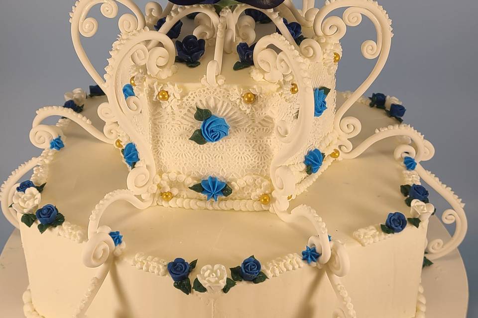 Elaborate wedding cake