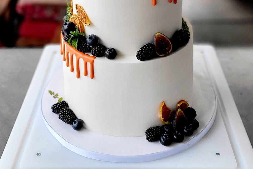 Fig & fruit wedding cake