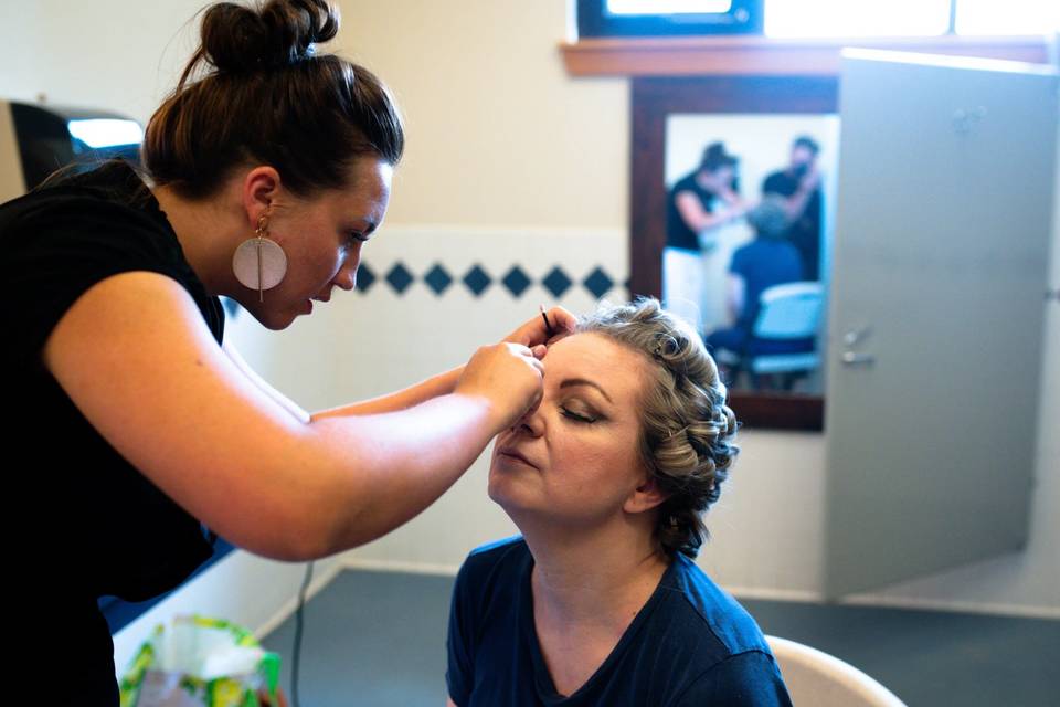 Bride preps for the ceremony