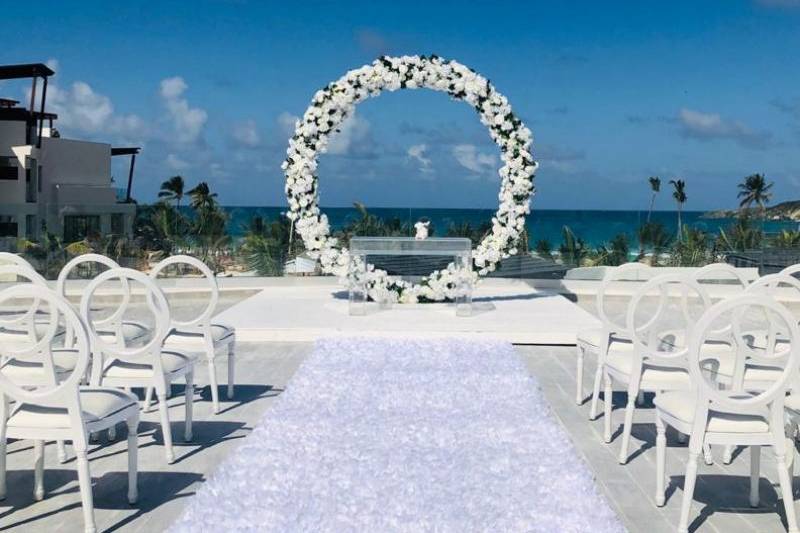 White wedding in Punta Cana