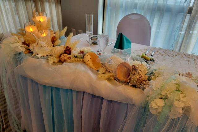 A Shell of a Sweetheart Table