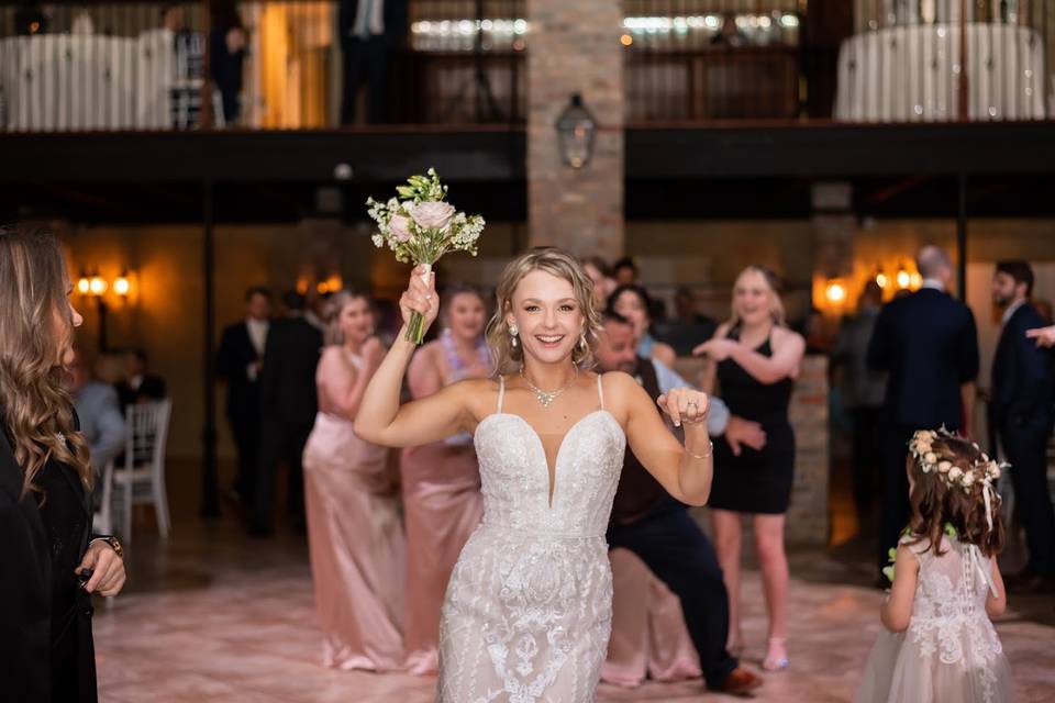 Bouquet toss