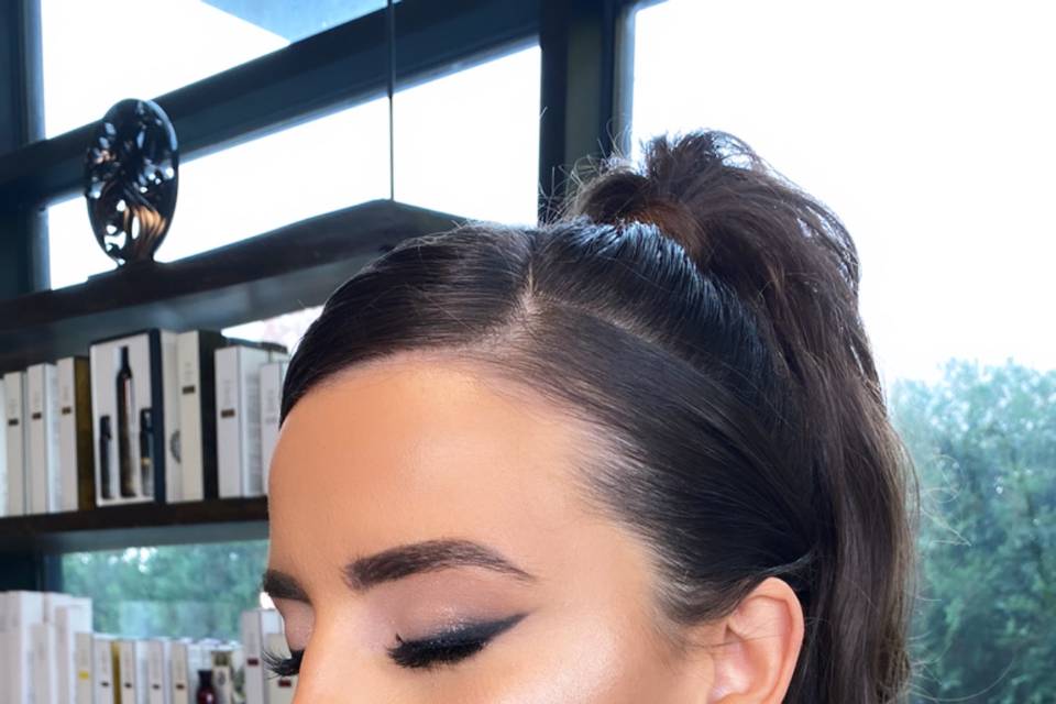 Professional eye makeup