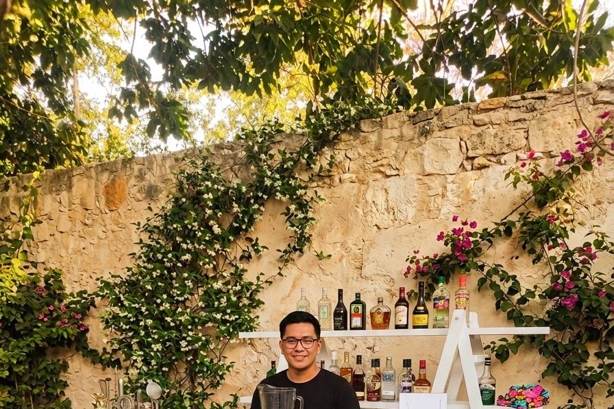 Bar open