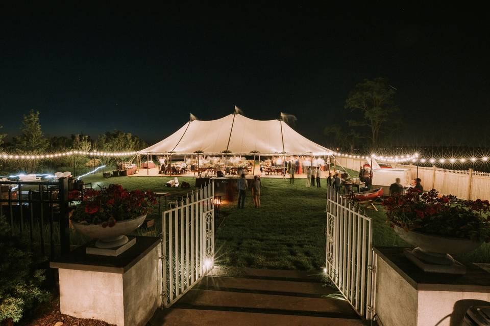 Sailcloth tent with flooring