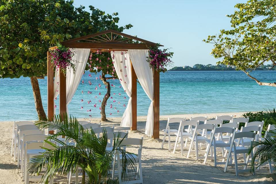 Wedding set up Couples Resort