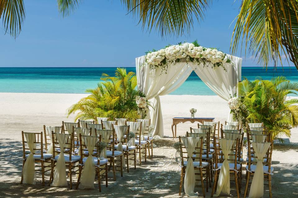 Wedding set up Couples Resort