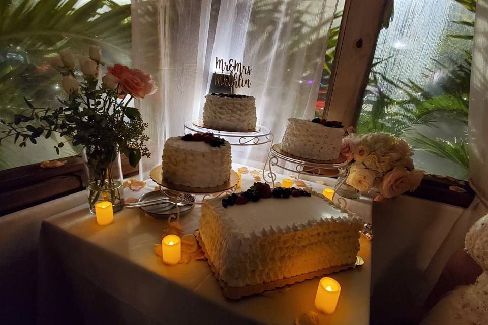 Tasteful wedding cake