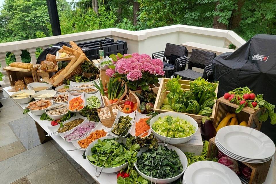 Garden salad bar