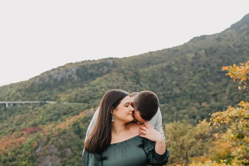 Cozy Honeymoon Session in Boone, NC » Bethany Barton Photography