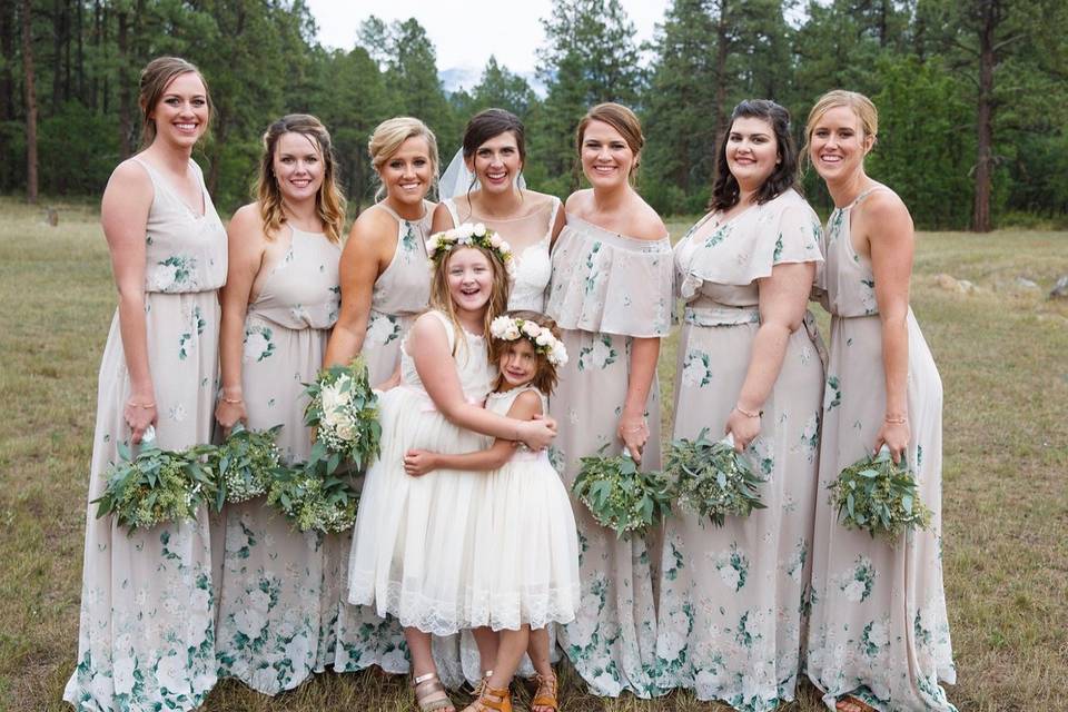 Bride, bridal party, and flower girls