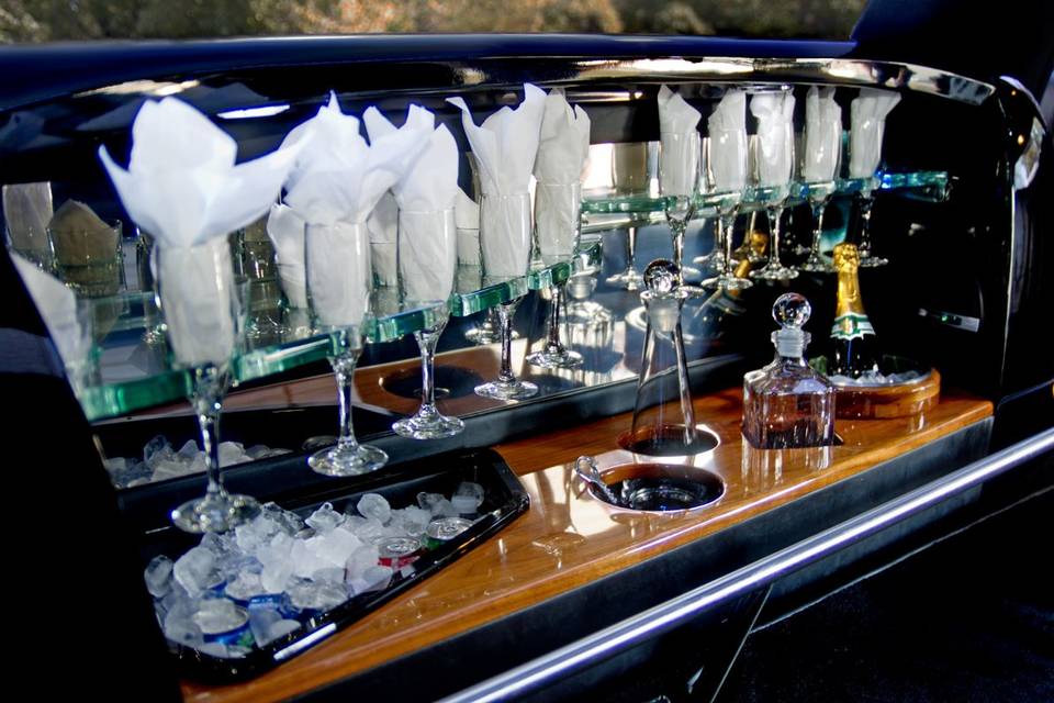 First Class Luxury Limos