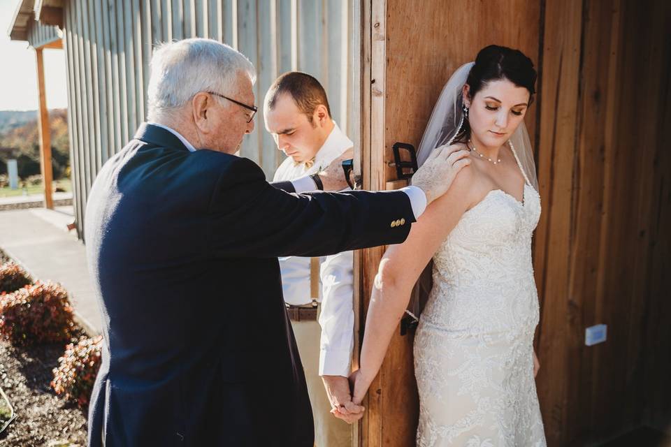 Prayer before the ceremony