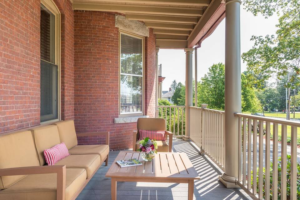 Private Guestroom Porch