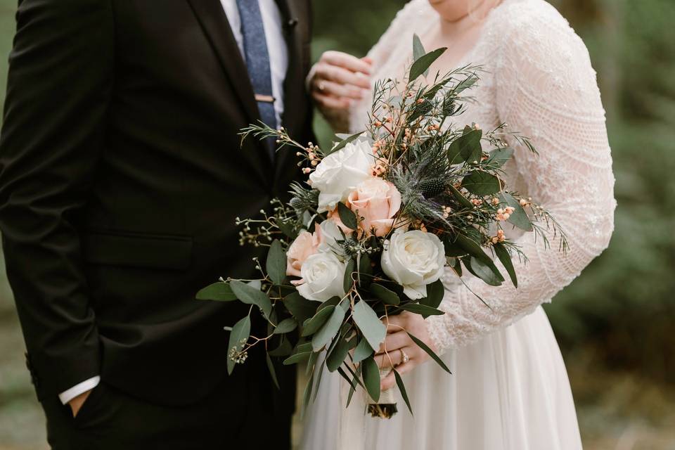 Magnolia leaves arrangement