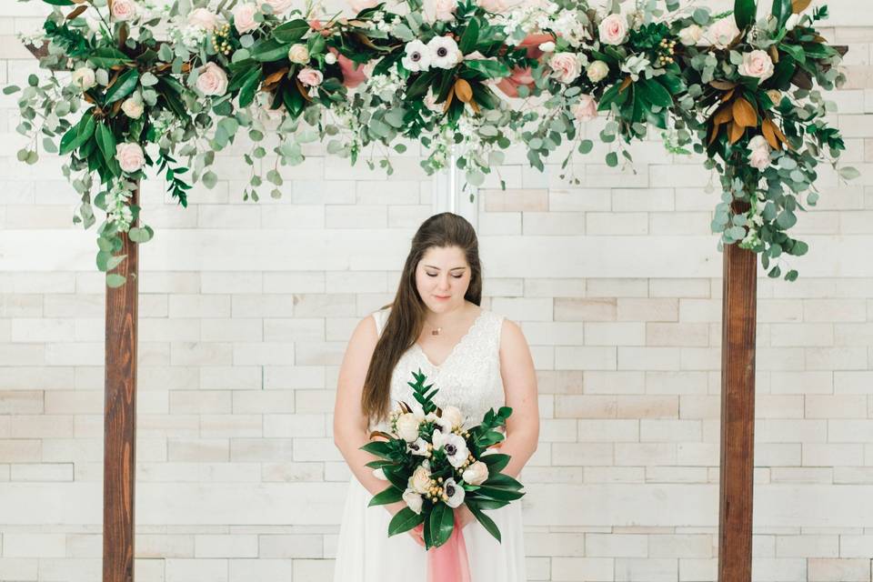 Magnolia leaves arrangement