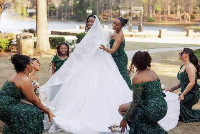Bridal-Party-Pristine-Chapel
