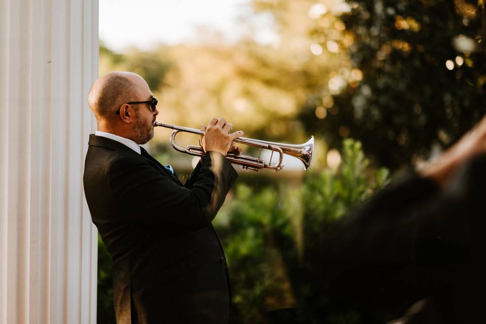 Mike Sailors, trumpet